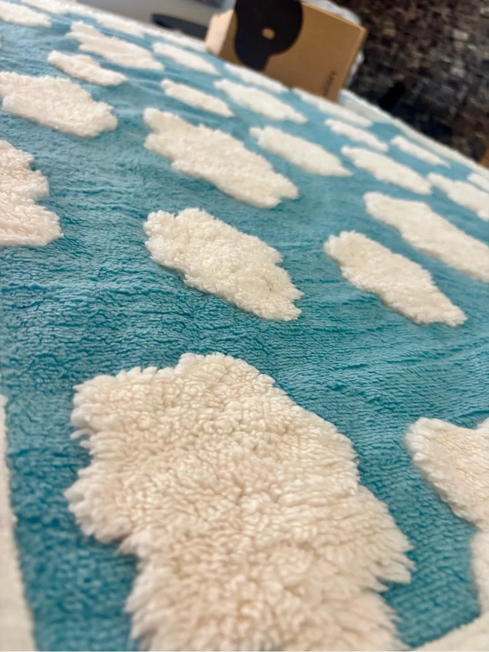 BEDSURE WATERPROOF BLUE CLOUDS PET BLANKET🩵✨🐾